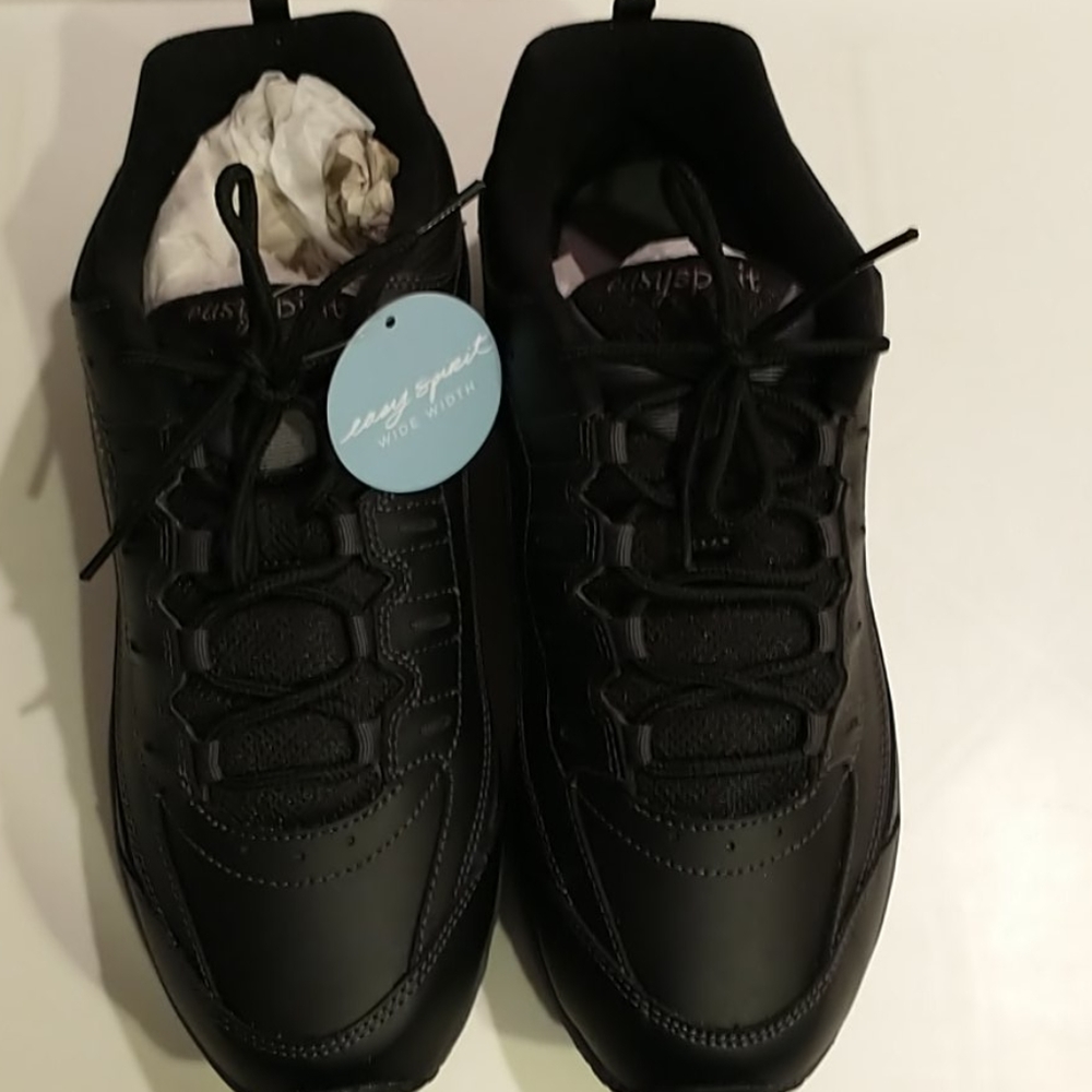 Shoes - Picture 2 of 4